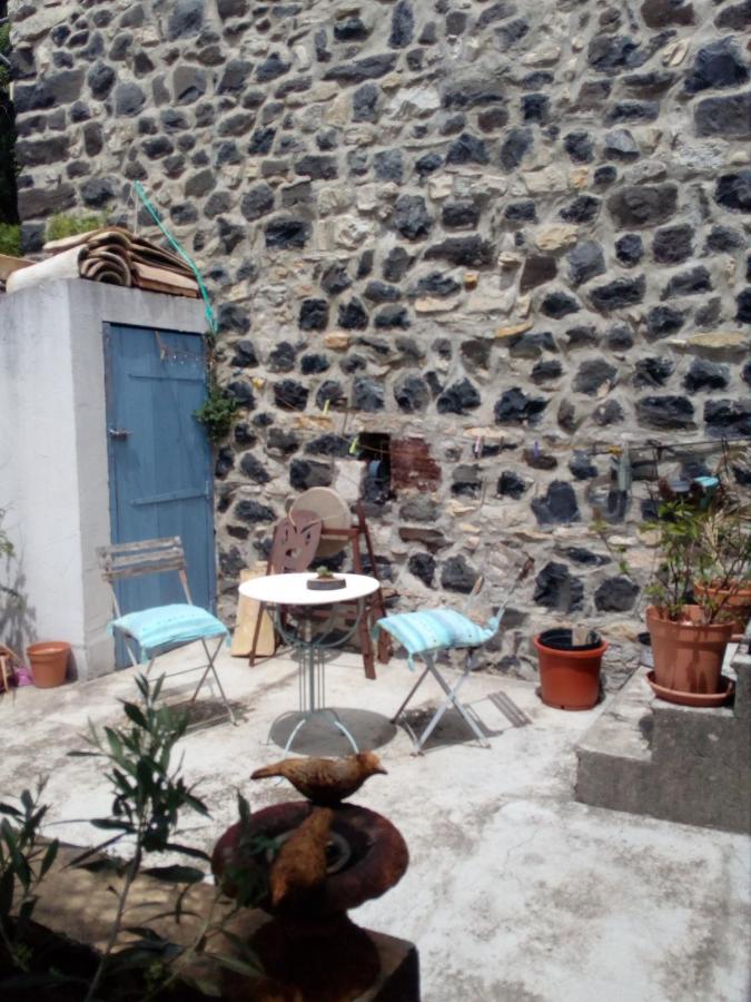 Ruelles Et Terrasses *
